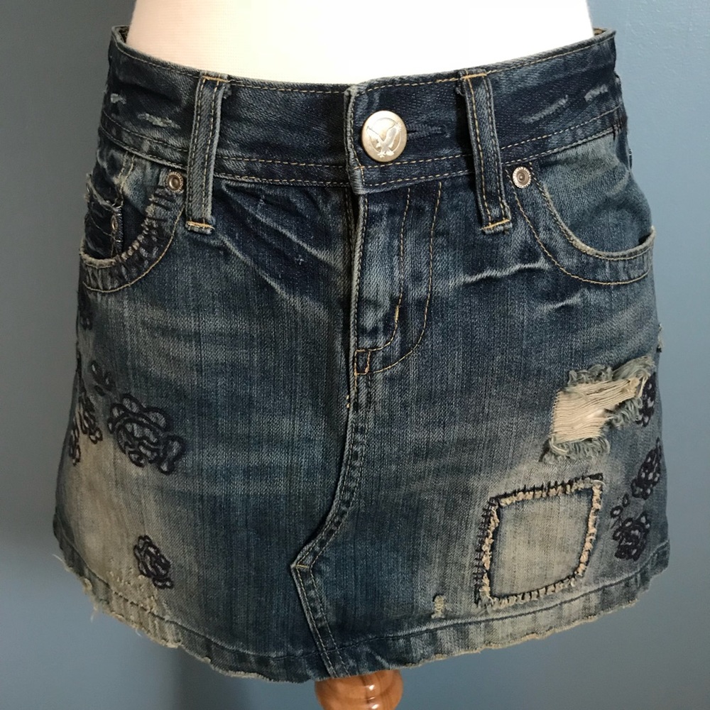 NWT American Eagle Sz 4 Distressed Jean Miniskirt
